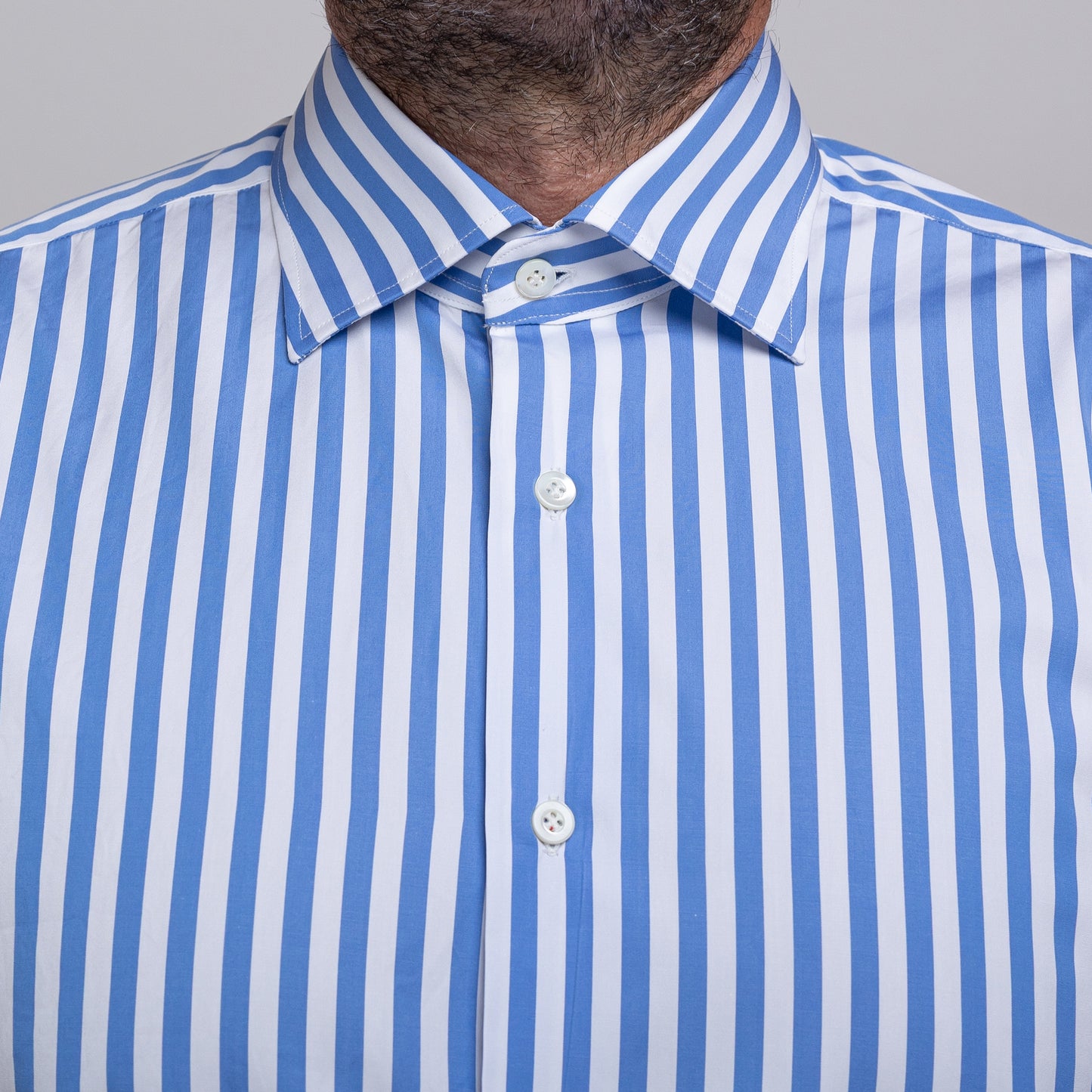 Camicia a Righe – Linee di Stile